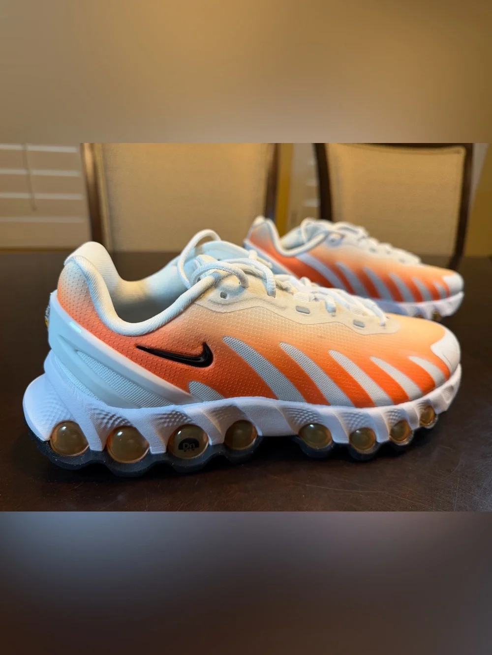 New Nike Air Max DN8 Orange White Sneaker Shoes Size US 6.5Y